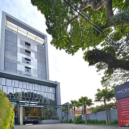 Travello Hotel Bandung Exterior foto