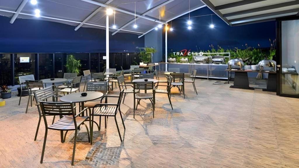 Travello Hotel Bandung Exterior foto