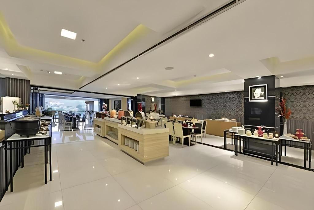 Travello Hotel Bandung Exterior foto