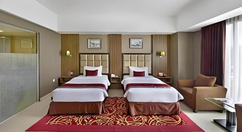 Travello Hotel Bandung Exterior foto