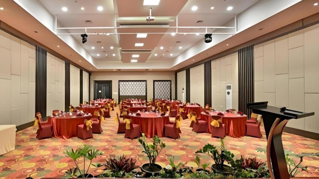 Travello Hotel Bandung Exterior foto