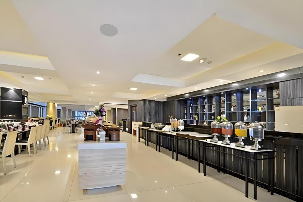 Travello Hotel Bandung Exterior foto