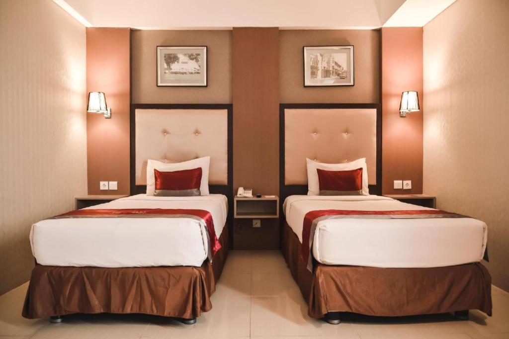 Travello Hotel Bandung Exterior foto