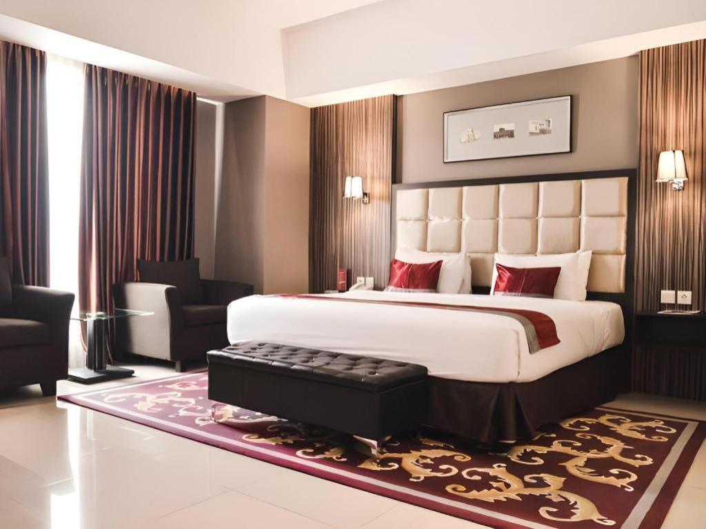 Travello Hotel Bandung Exterior foto