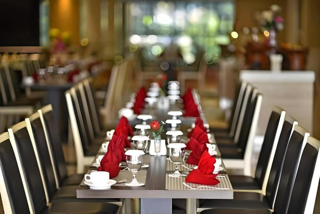 Travello Hotel Bandung Exterior foto
